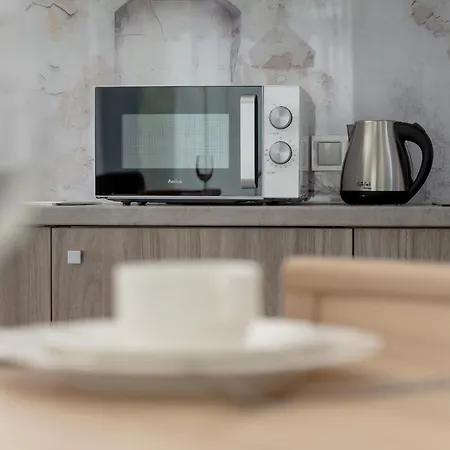 Beautiful White - Beige In By Renters * Breslau