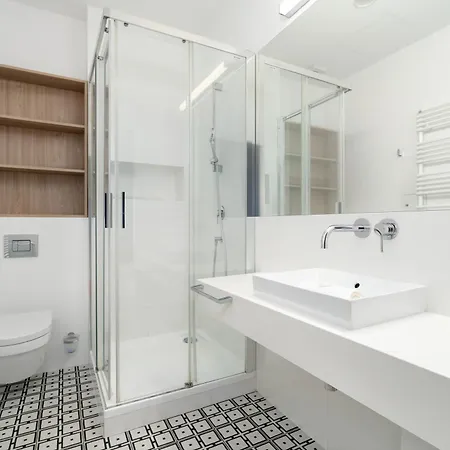 Beautiful White - Beige In By Renters Apartment Breslau