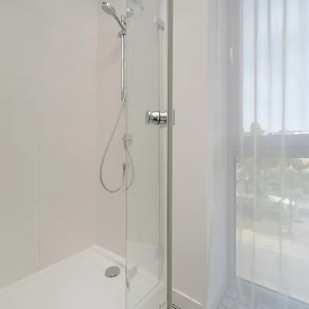 Beautiful White - Beige In By Renters