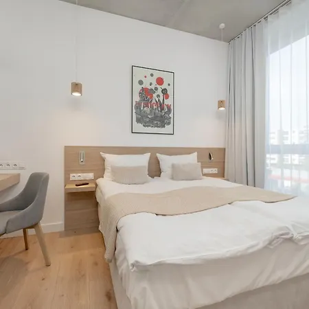 Beautiful White - Beige With Balcony In By Renters Apartment Wroclaw