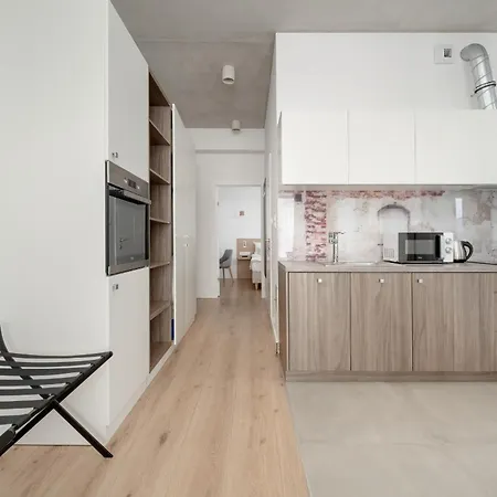 Beautiful White - Beige With Balcony In By Renters Apartment *