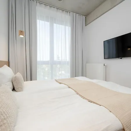 Beautiful White - Beige With Balcony In By Renters Apartment Wroclaw