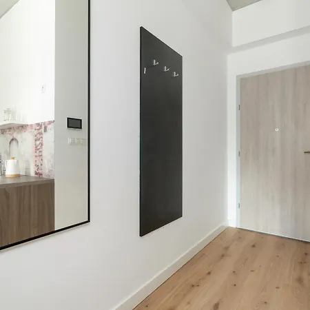 Beautiful White - Beige In By Renters