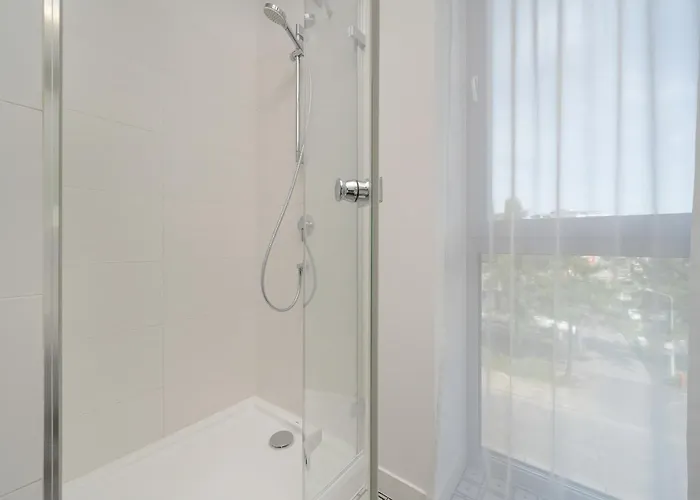 Beautiful White - Beige In By Renters