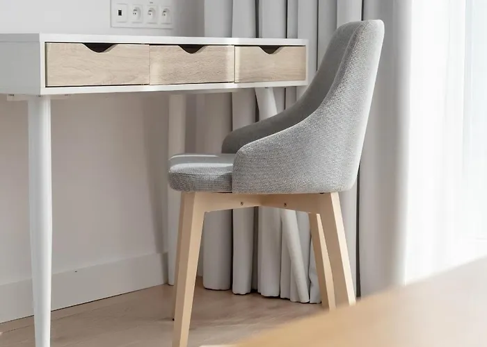 Beautiful White - Beige In By Renters