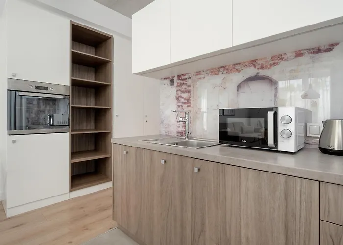 Beautiful White - Beige In By Renters * ורוצלב