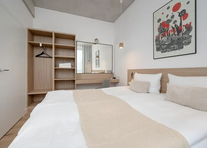 Beautiful White - Beige In By Renters דירה