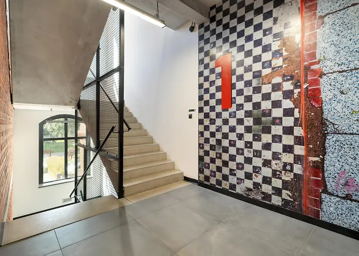 Beautiful White - Beige In By Renters * ורוצלב