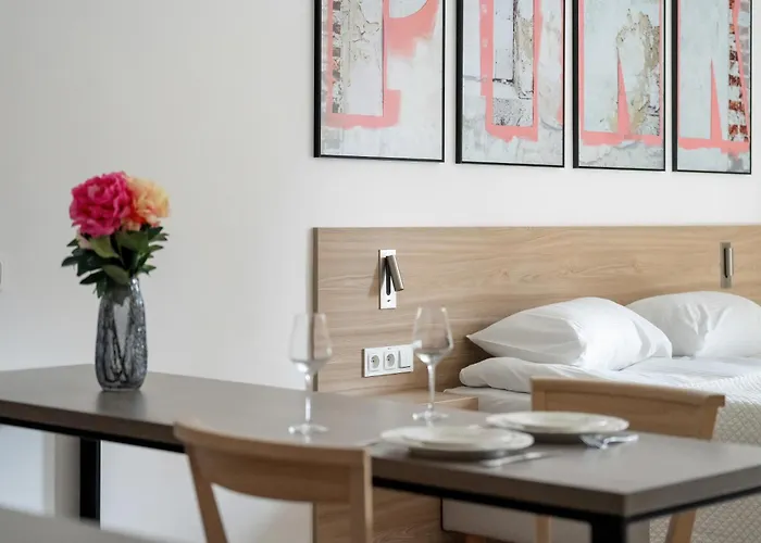 Beautiful White - Beige In By Renters * ורוצלב