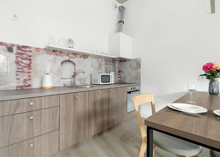 Beautiful White - Beige In By Renters