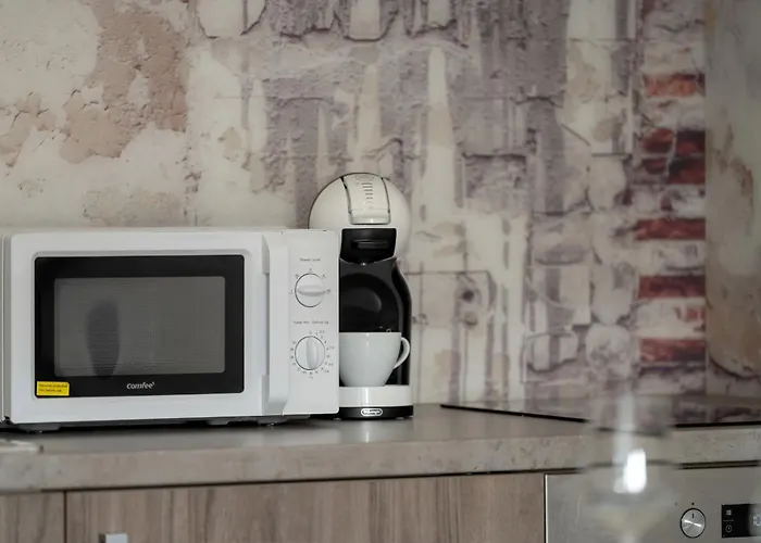 Beautiful White - Beige In By Renters * ורוצלב