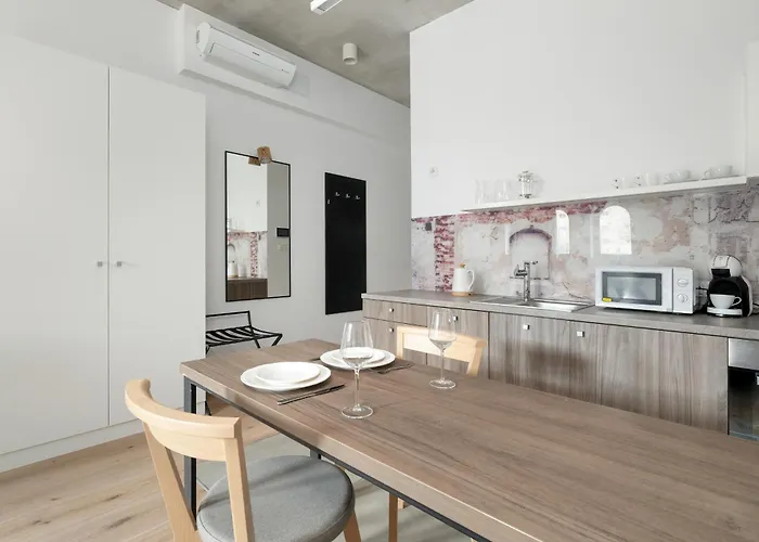 Beautiful White - Beige In By Renters