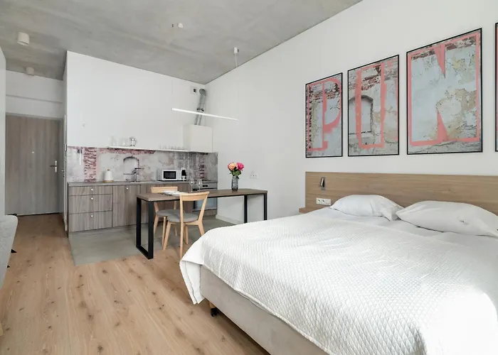 Beautiful White - Beige In By Renters