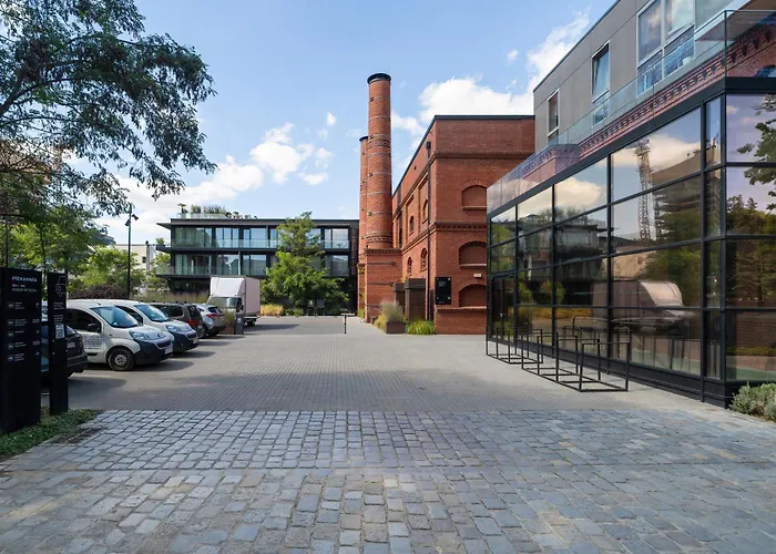 Beautiful White - Beige In By Renters * 弗罗茨瓦夫