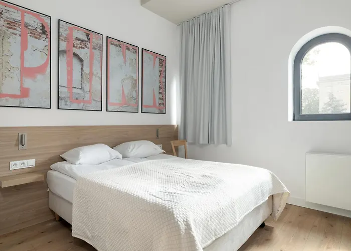 Beautiful White - Beige In By Renters * 弗罗茨瓦夫