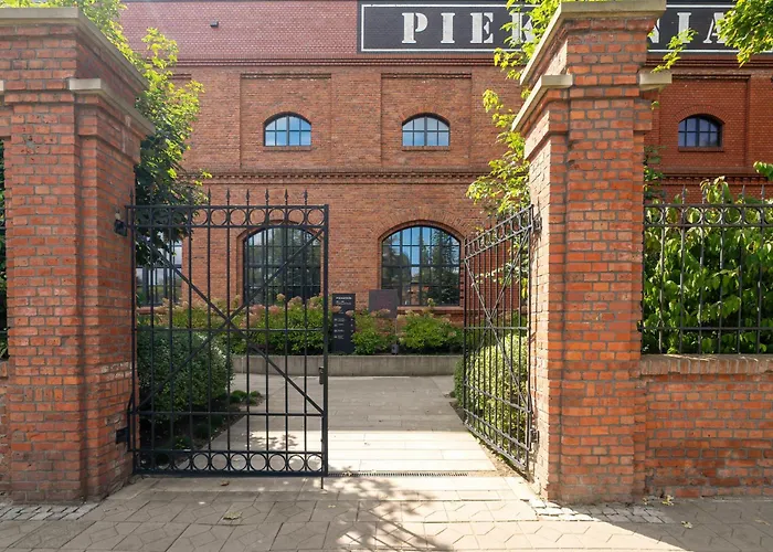 Beautiful White - Beige In By Renters * 弗罗茨瓦夫